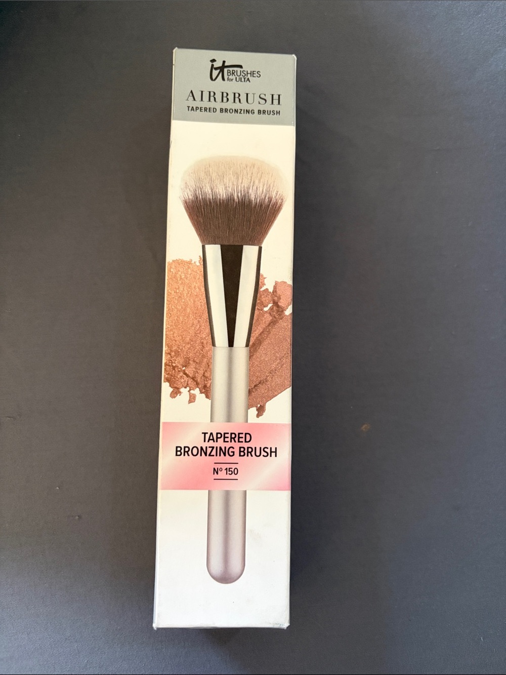 it cosmetics Tapered Bronzing Brush - Light Pink Handle